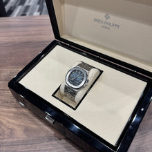 画像をギャラリービューアに読み込む, パテック・フィリップ  PATEK PHILIPPE ノーチラス ムーンフェイズ・ステンレススチール 5712/1A-001