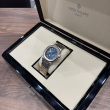 画像をギャラリービューアに読み込む, パテック・フィリップ  PATEK PHILIPPE ノーチラス パーペチュアルカレンダー 5740/1G-001
