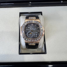 画像をギャラリービューアに読み込む, パテック・フィリップ  PATEK PHILIPPE ノーチラス ムーフェイズ・ローズゴールド 5724R-001
