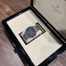 画像をギャラリービューアに読み込む, パテック・フィリップ  PATEK PHILIPPE ノーチラス ムーンフェイズ・ステンレススチール 5712/1A-001
